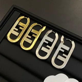 Fendi FF Logo Pavé Crystal أقراط حلقية