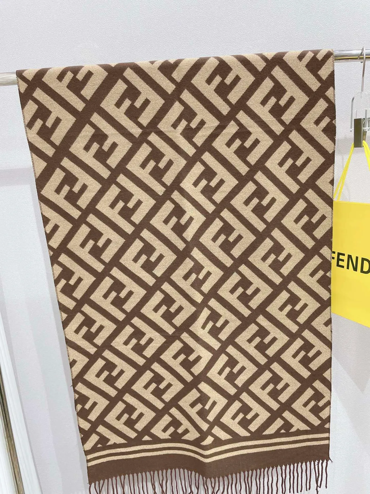 Fendi FF Monogram marrom e bege Cashmere cachecol 2