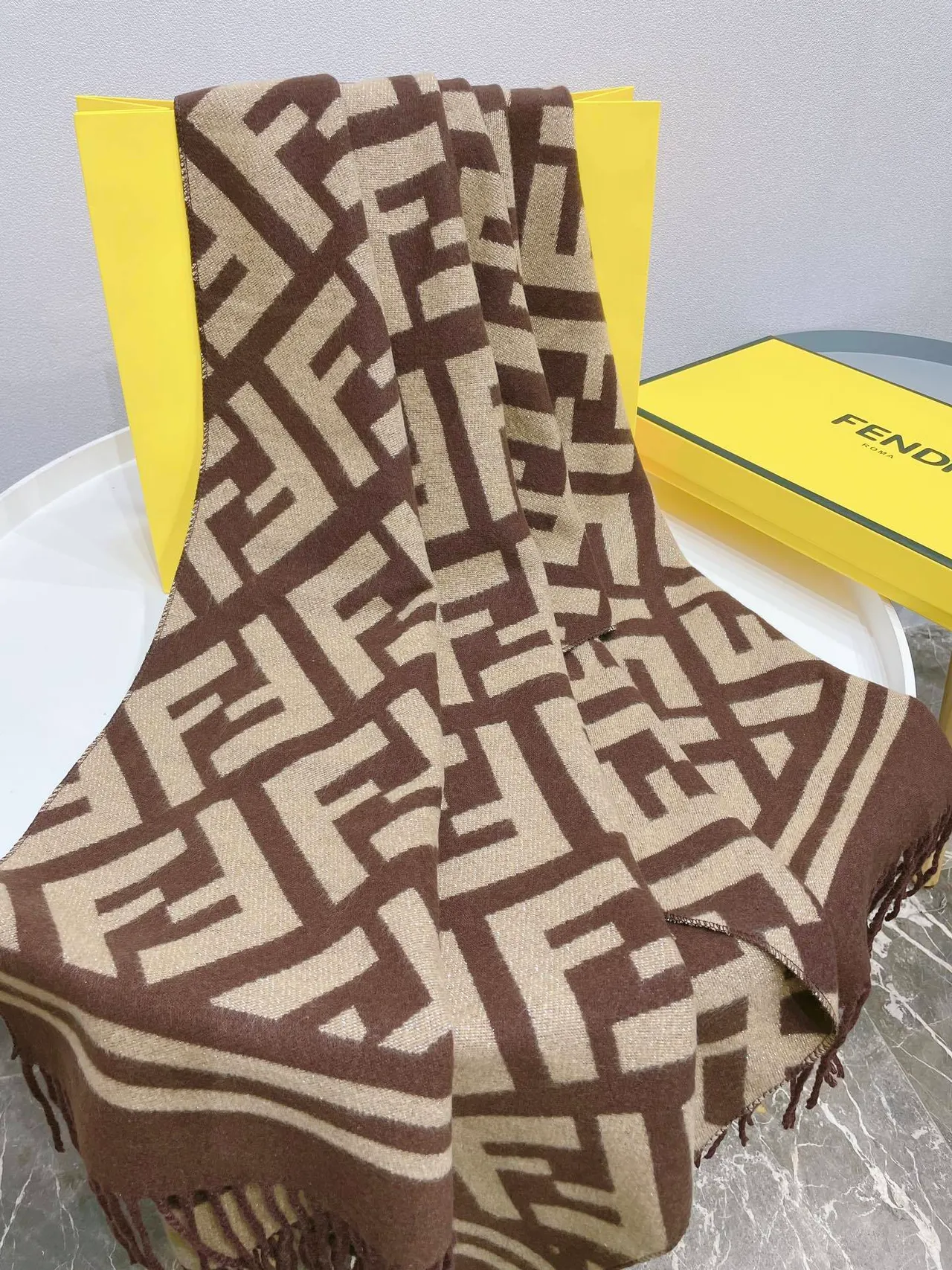 Fendi FF Monogram marrom e bege Cashmere cachecol 4