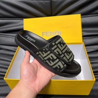 Fendi FF Slide কালো এবং অলিভ গ্রিন Monogram স্লিপার্স