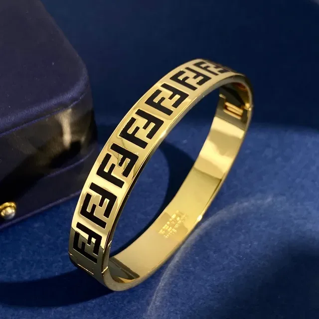 Pulseira Fendi Dourado Preto com Monograma FF 5