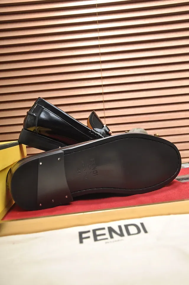 Fendi Horsebit Buckle Loafer Negro Oro Cuero Patent Brillante 3