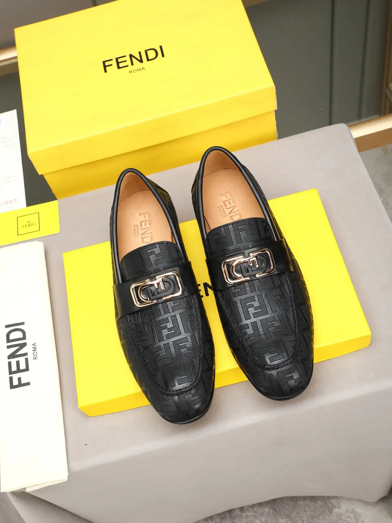 Fendi Horsebit Loafer أسود بني جلد مونوغرامد بكل 3