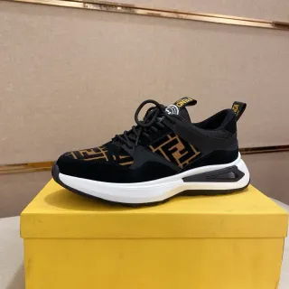 Fendi Run Away 黑白 FF Monogram Print 麂皮和网面鞋面 生活方式运动鞋