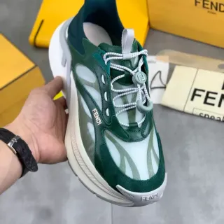 Fendi Runaway हरी और सफेद लेयर मेश-सuede ऊपरी मोटा रिज्ड प्लेटफॉर्म सोल चंकी स्नीकर