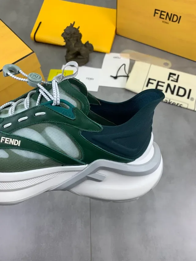 Fendi Runaway Verde Blanco Superior de Malla y Ante en Capas Suela Plataforma Gruesa con Surcos Zapatillas Chunky 4