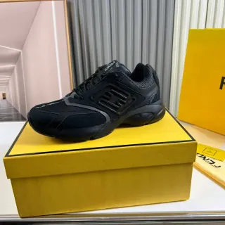 Fendi Runner ब्लैक चंक स्नीकर