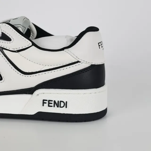 Fendi 白色黑色低帮皮革生活方式运动鞋 4