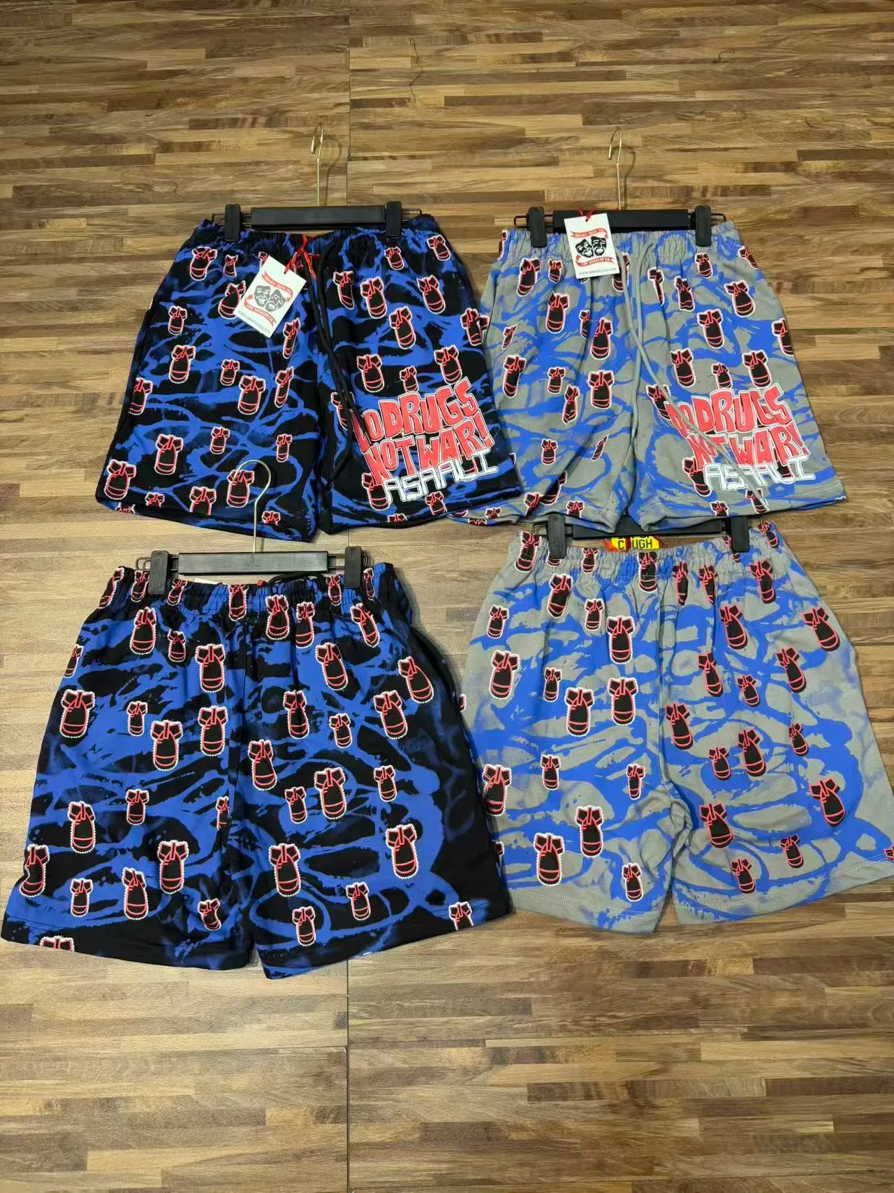 ASPHALT JEAN CO. 蓝黑红 Bomb Print Graphic 短裤 2