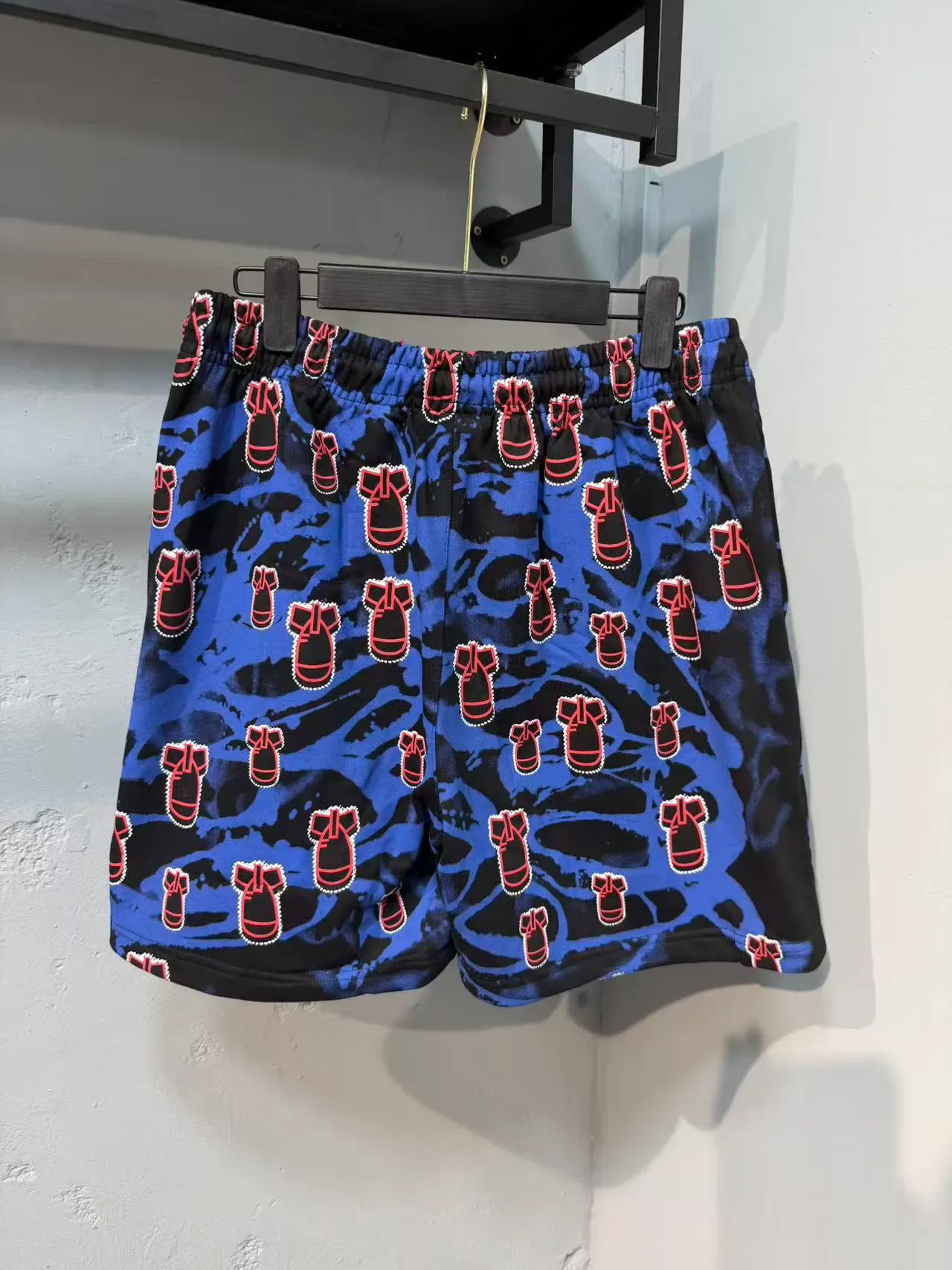 ASPHALT JEAN CO. 蓝黑红 Bomb Print Graphic 短裤 5