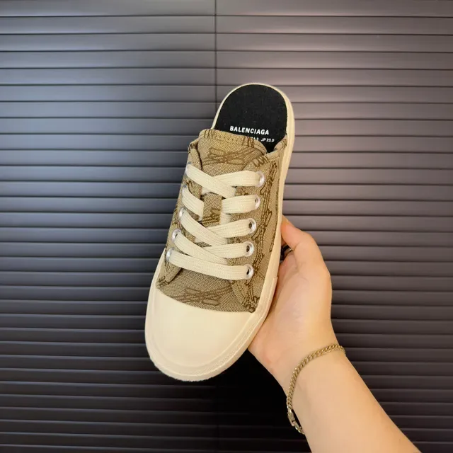 Zapatos casuales beige canvas con upper jacquard mule style talón abierto 5