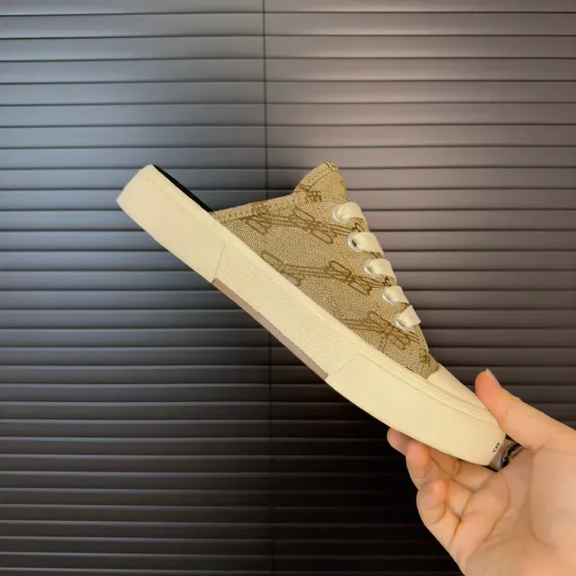 Zapatos casuales beige canvas con upper jacquard mule style talón abierto 6