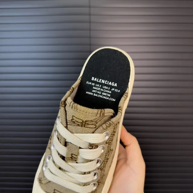 Zapatos casuales beige canvas con upper jacquard mule style talón abierto 7