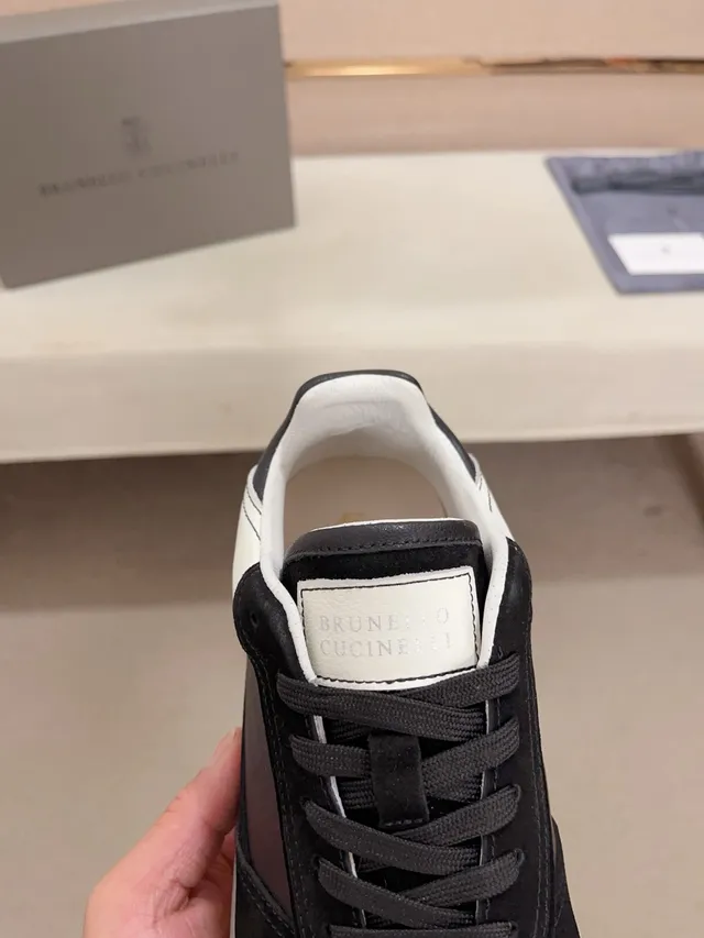 Black and White Mixed-Material Lifestyle Sneaker 4