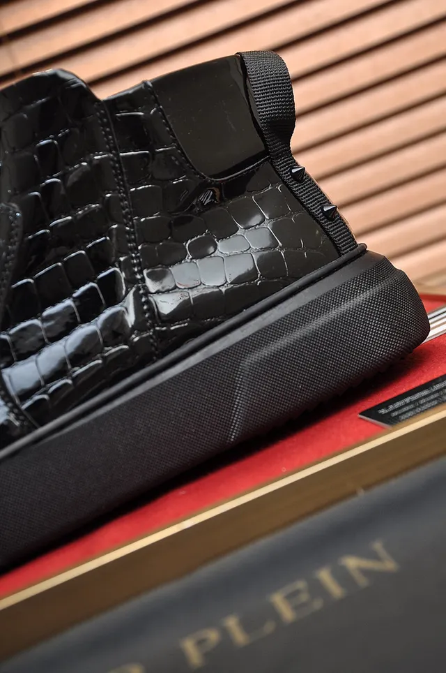 Black Glossy Croc-Embossed Leather Side Zipper Ankle Boots 2