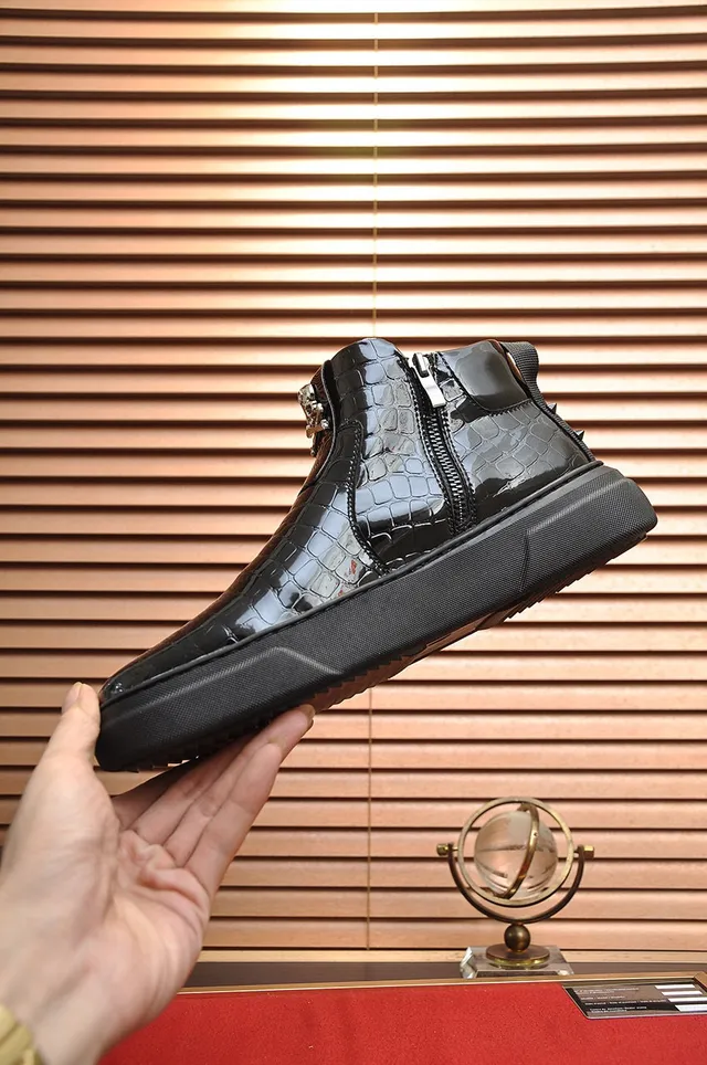 Black Glossy Croc-Embossed Leather Side Zipper Ankle Boots 6