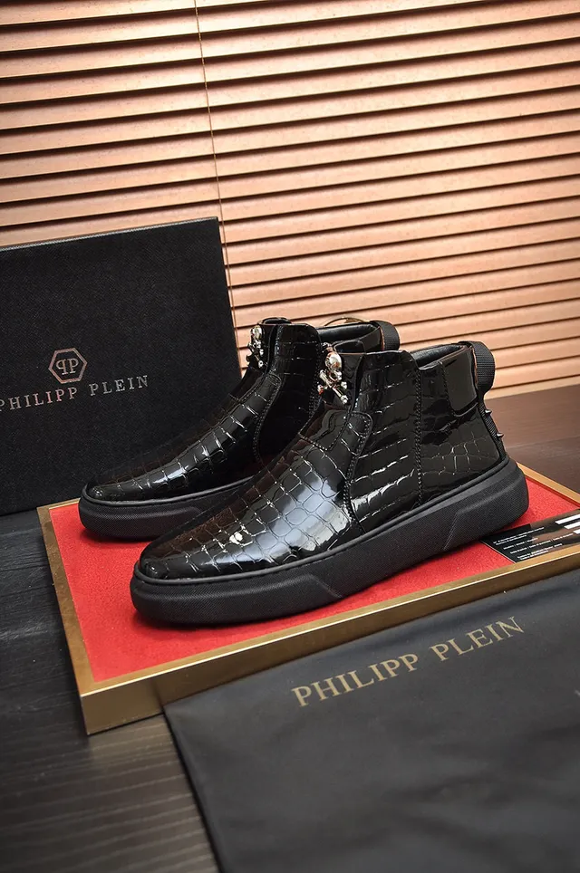Black Glossy Croc-Embossed Leather Side Zipper Ankle Boots 7