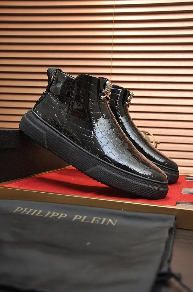 Black Glossy Croc-Embossed Leather Side Zipper Ankle Boots 8