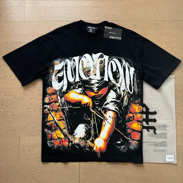 Black Graphic-Print Oversized T-Shirt 5