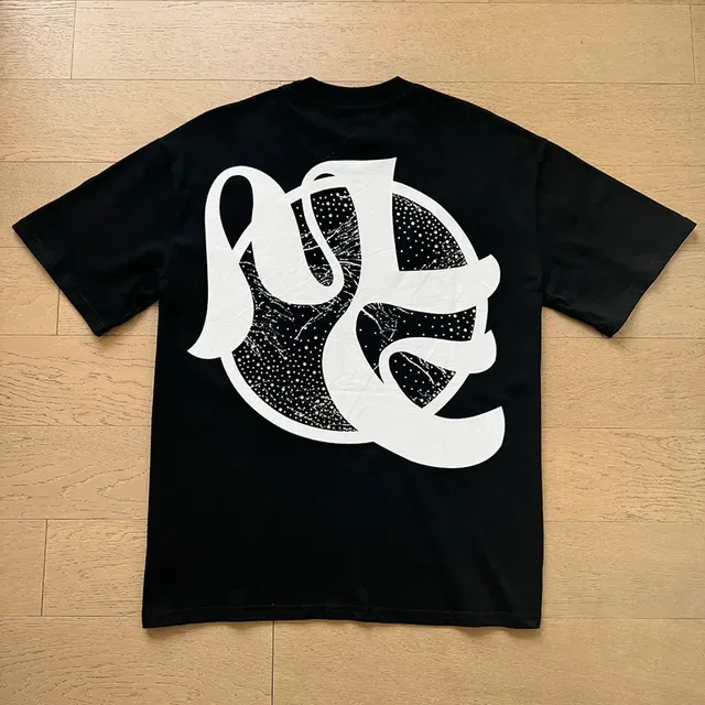 Black Graphic-Print Oversized T-Shirt 6