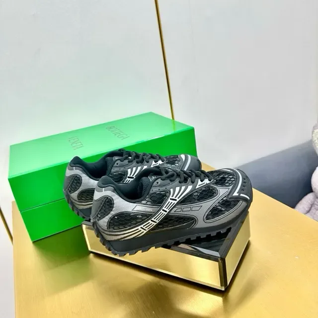 Black Gray Mesh-and-Synthetic Upper Geometric Overlay Pattern Sneakers 3