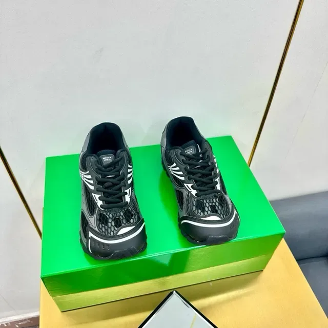 Black Gray Mesh-and-Synthetic Upper Geometric Overlay Pattern Sneakers 5