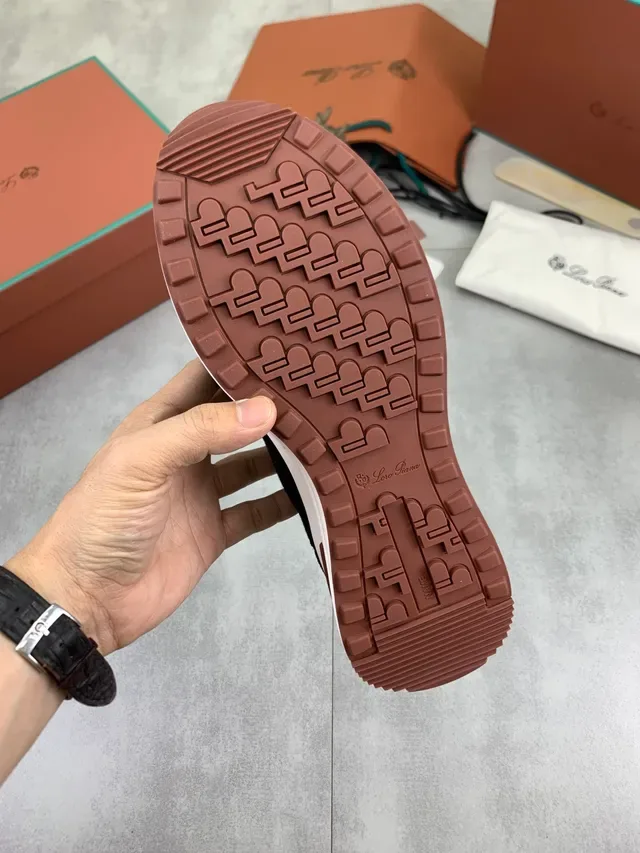 Tênis Lifestyle Preto em Malha e Camurça Low-Top 2