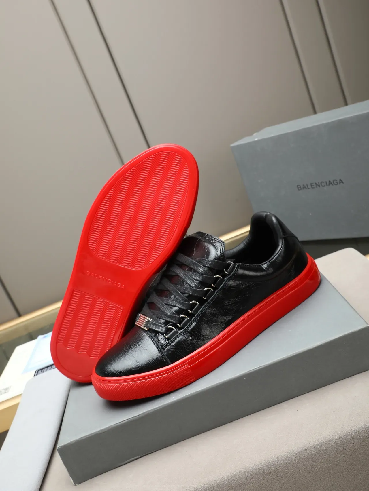 Black Red Crinkled Leather Upper Vibrant Platform Sole Sneakers 4