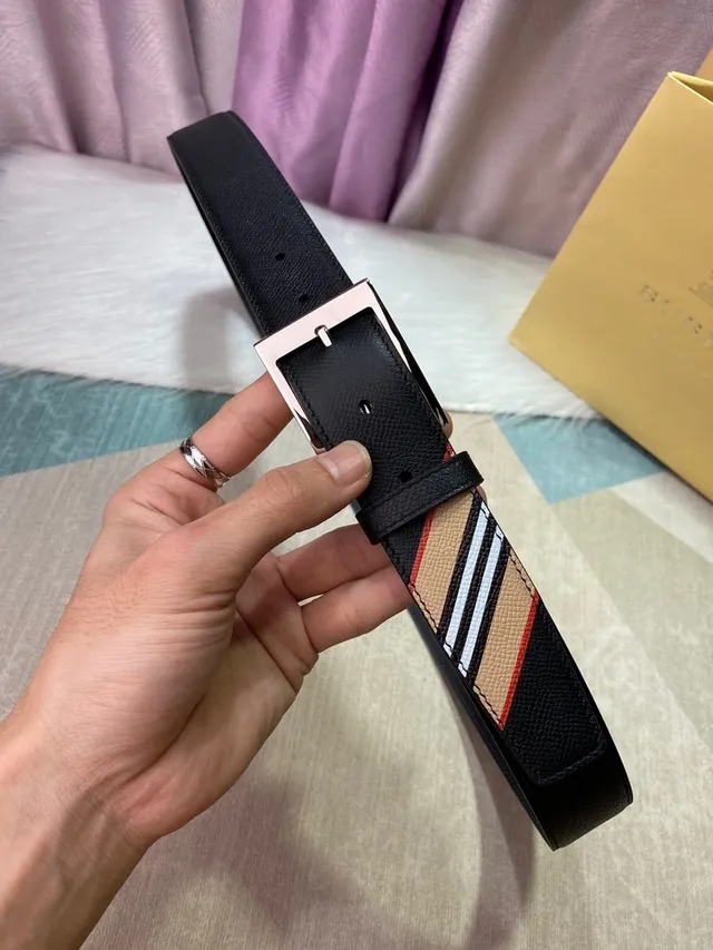 Ceinture en cuir texturée noire avec boucle rectangulaire argentée 4
