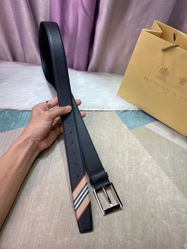 Ceinture en cuir texturée noire avec boucle rectangulaire argentée 6
