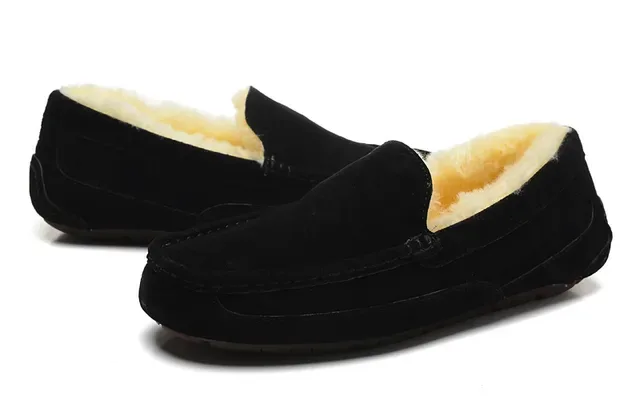 Loafers de camurça preta forrados com shearling, moccasins costurados, slip-on 6
