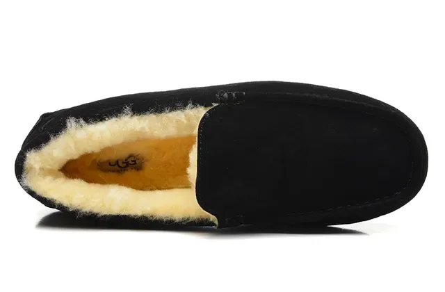 Loafers de camurça preta forrados com shearling, moccasins costurados, slip-on 10