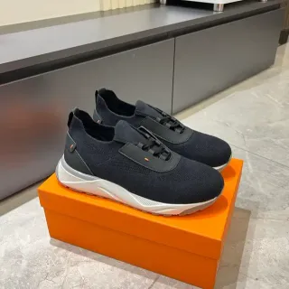 حذاء رياضي أسود أبيض أعلى محبك midsole منحوت
