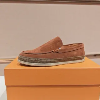 Loafer de ante marrón-beige, midsole de yute tejido y banda