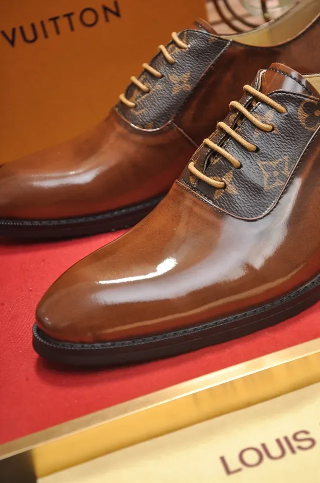 Chaussures Oxford en cuir poli marron à bout cap 2