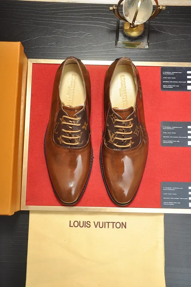 Chaussures Oxford en cuir poli marron à bout cap 5