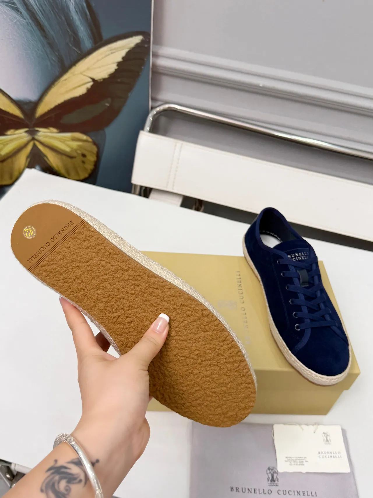 Brunello Cucinelli Sapatos de barco com upper de camurça Navy Beige sola de esparto 2