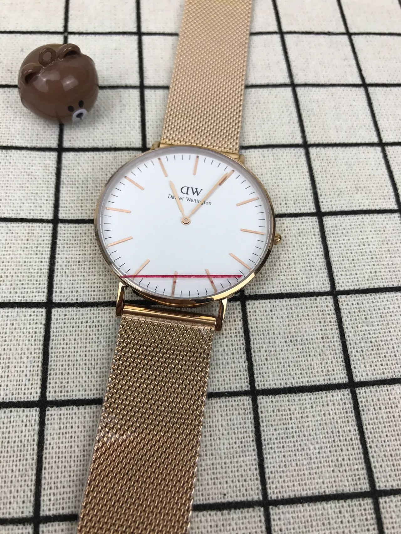 Daniel Wellington गोल्ड व्हाइट न्यूनतम डायल जाली कलाई क्वार्ट्ज घड़ी 4