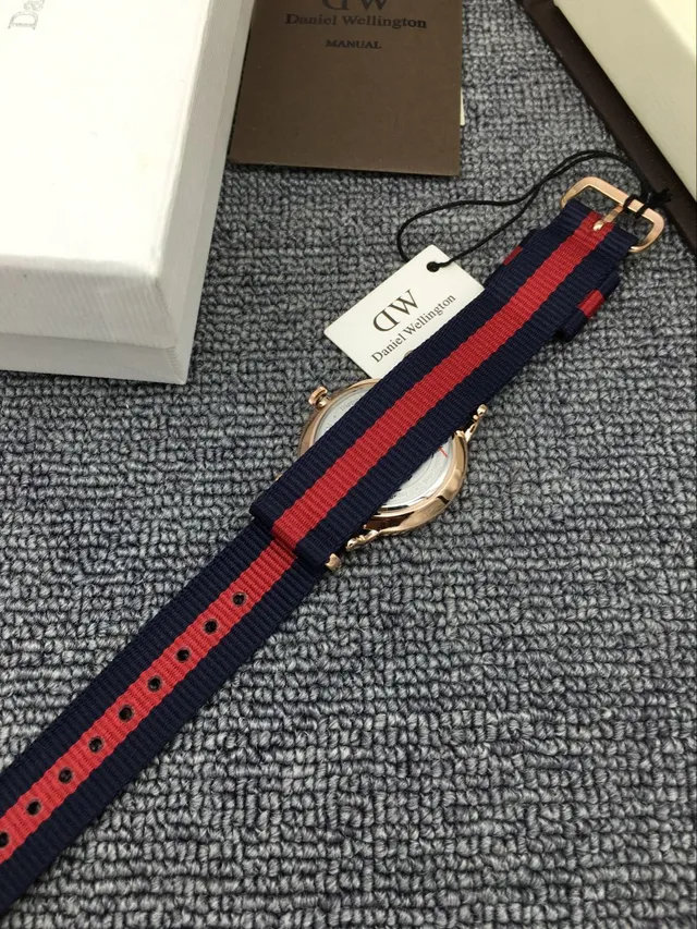 Daniel Wellington 白色海军极简表盘玫瑰金表壳石英手表 5