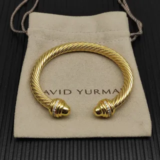 David Yurman Cable Classic سوار ذهبي فضي ملتوي مع ماس بافيه في أغطية النهاية