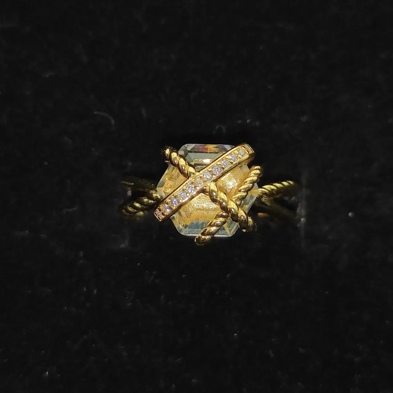 David Yurman Gold Transparent Twisted Cable Band Knot Motif Ring 8