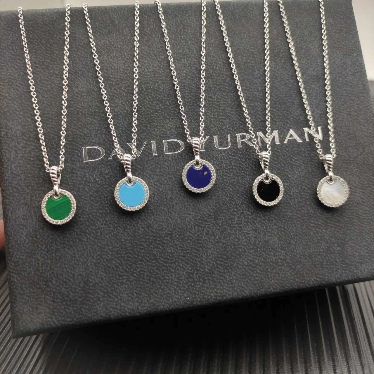 David Yurman Colgante Circular de Disco Verde Plata Halo de Diamantes Pavé 4