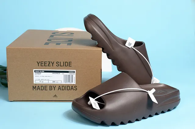 Deep Coffee Brown Molded Slide Slipper 2