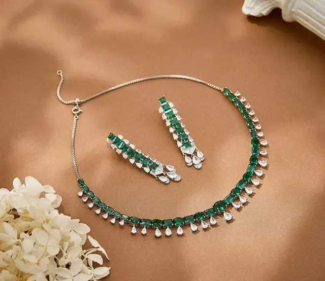 Emerald-Cut Green and Teardrop White Stone Fringe Necklace 5