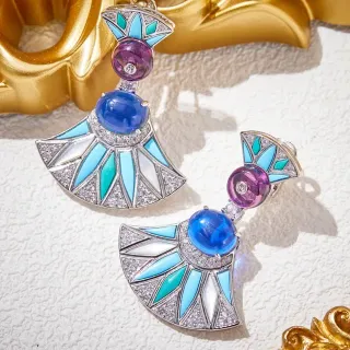 Brincos de gota em forma de leque com cabochon de gemas e esmalte