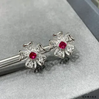 Brincos florais pavé de gemas vermelhas