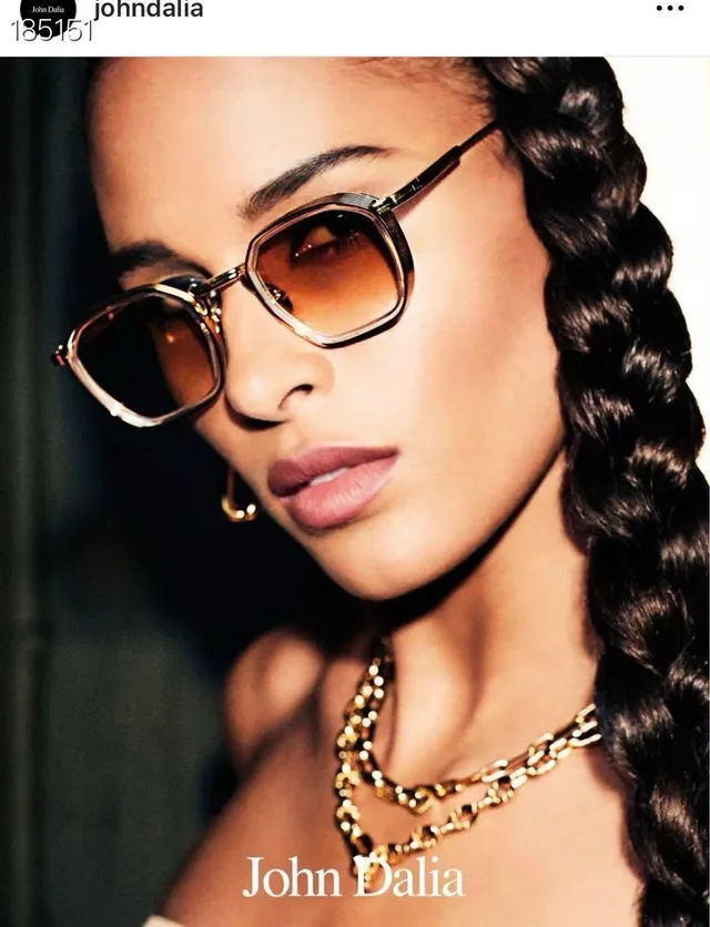 Geometric Square Frame Gold-Accent Black Gradient Sunglasses 7