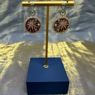 Brincos de Medalhão Circular Azul Dourado