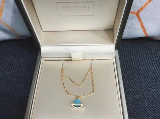 Gold Blue Fan-Shaped Pendant Enamel Inlay Necklace 2