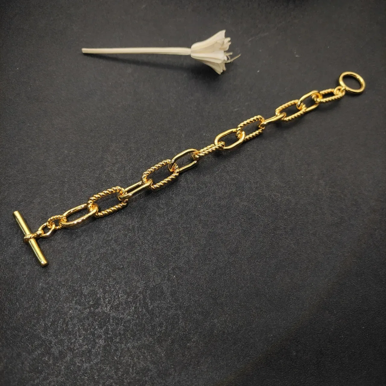 Gold Chunky Chain Links Twisted Rope Detailing Bracelet 8